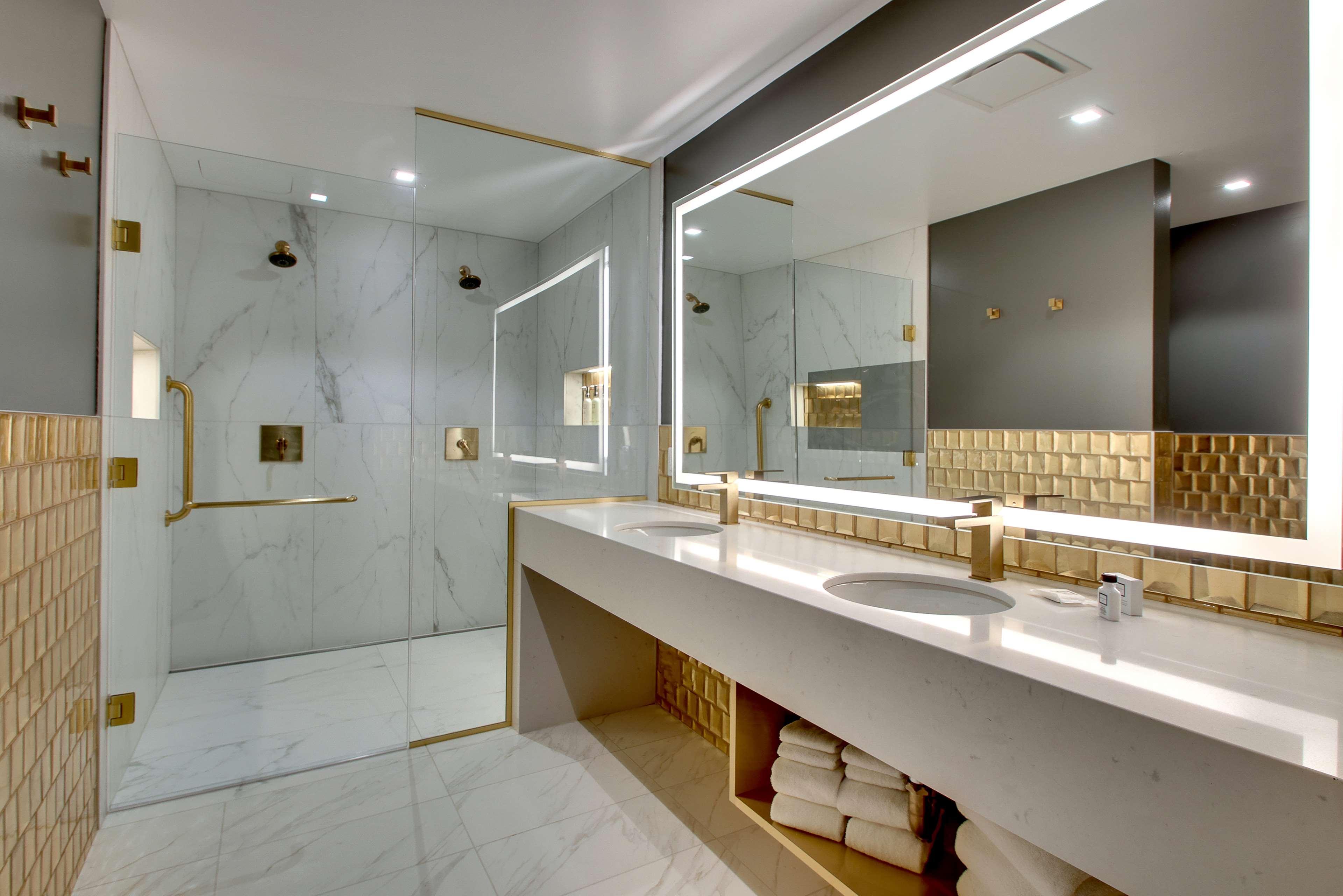 The Rose Chicago, Tapestry Collection By Hilton 4*