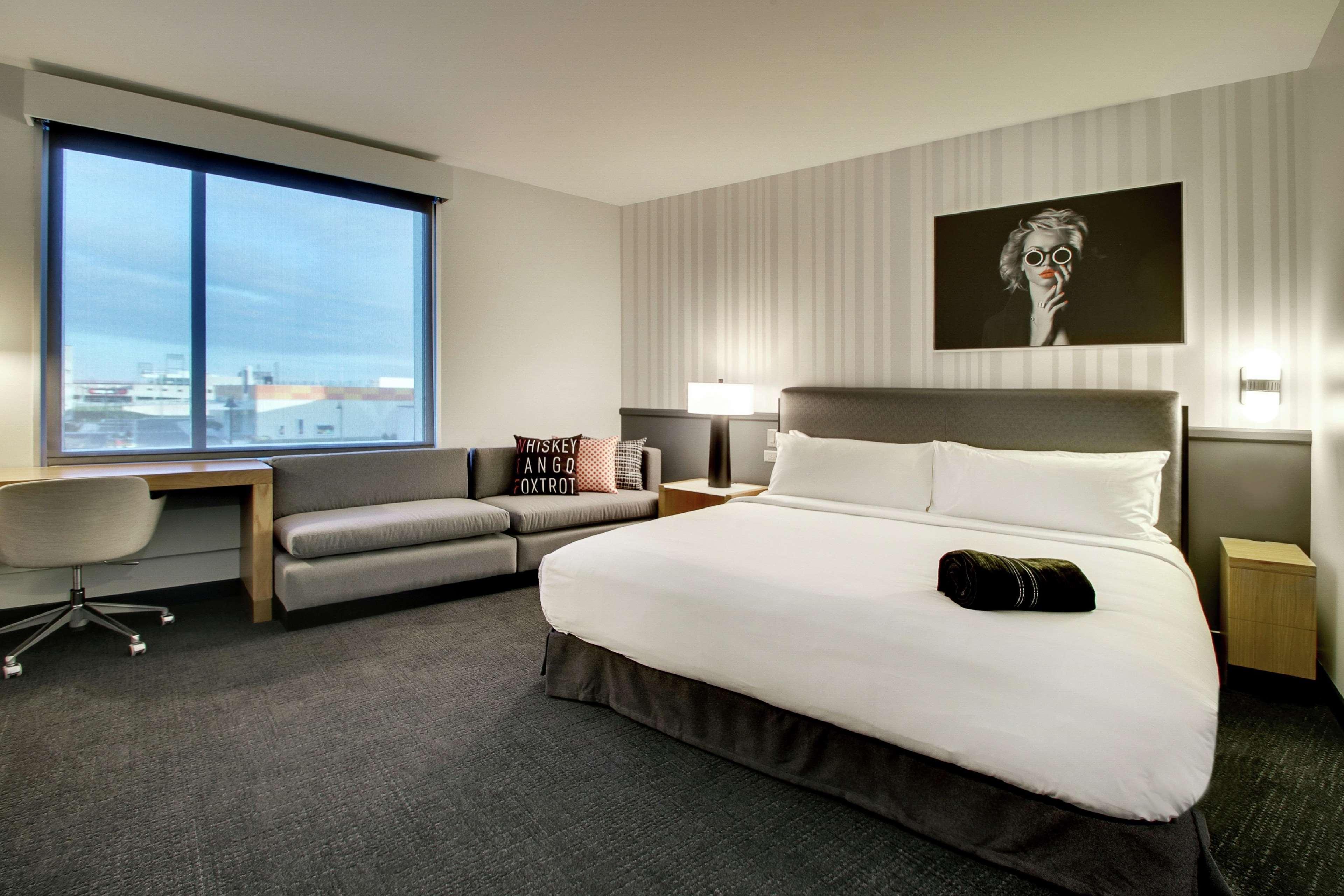 The Rose Chicago, Tapestry Collection By Hilton Hotel Rosemont