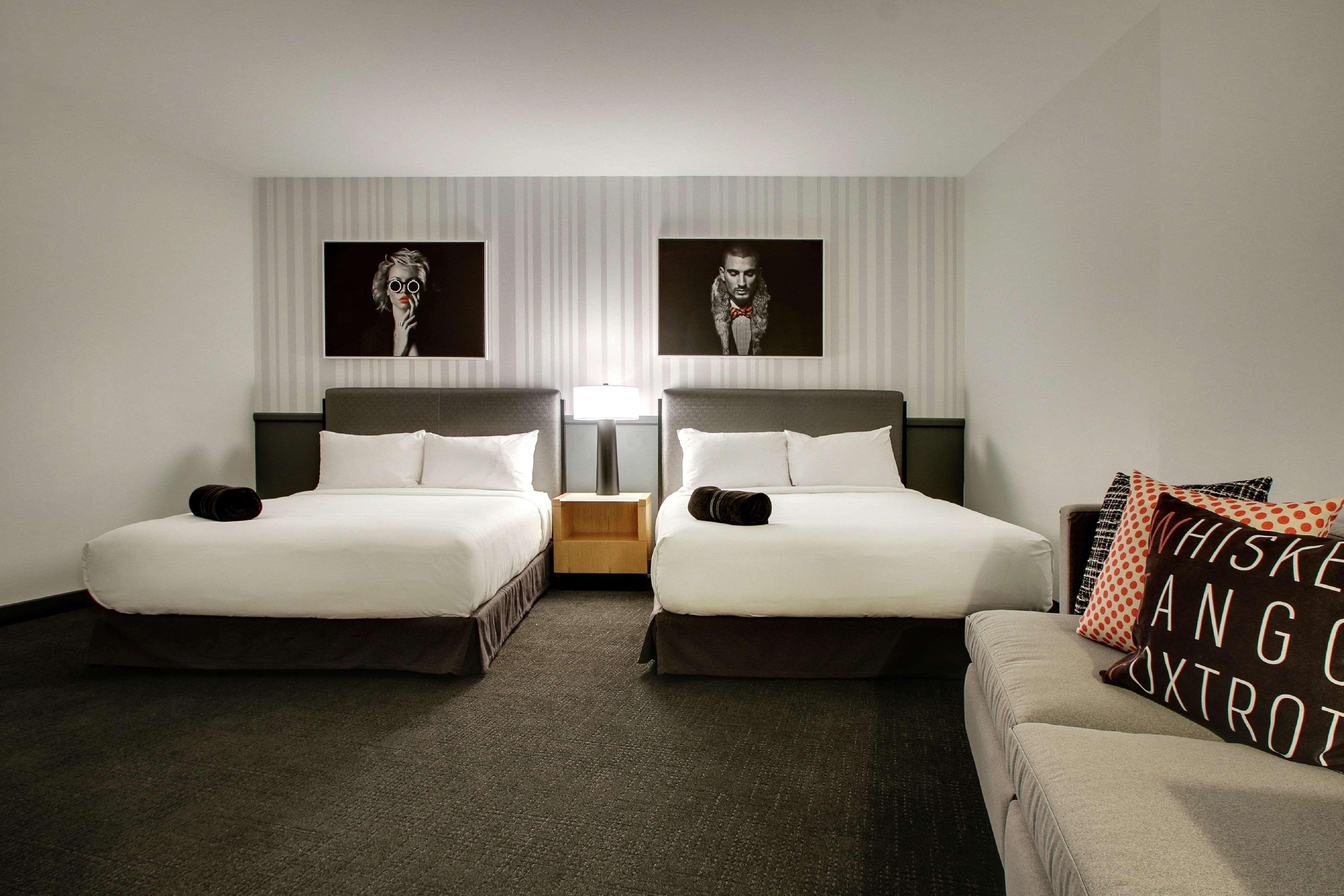 Hilton Rosemont的玫瑰芝加哥挂毯系列