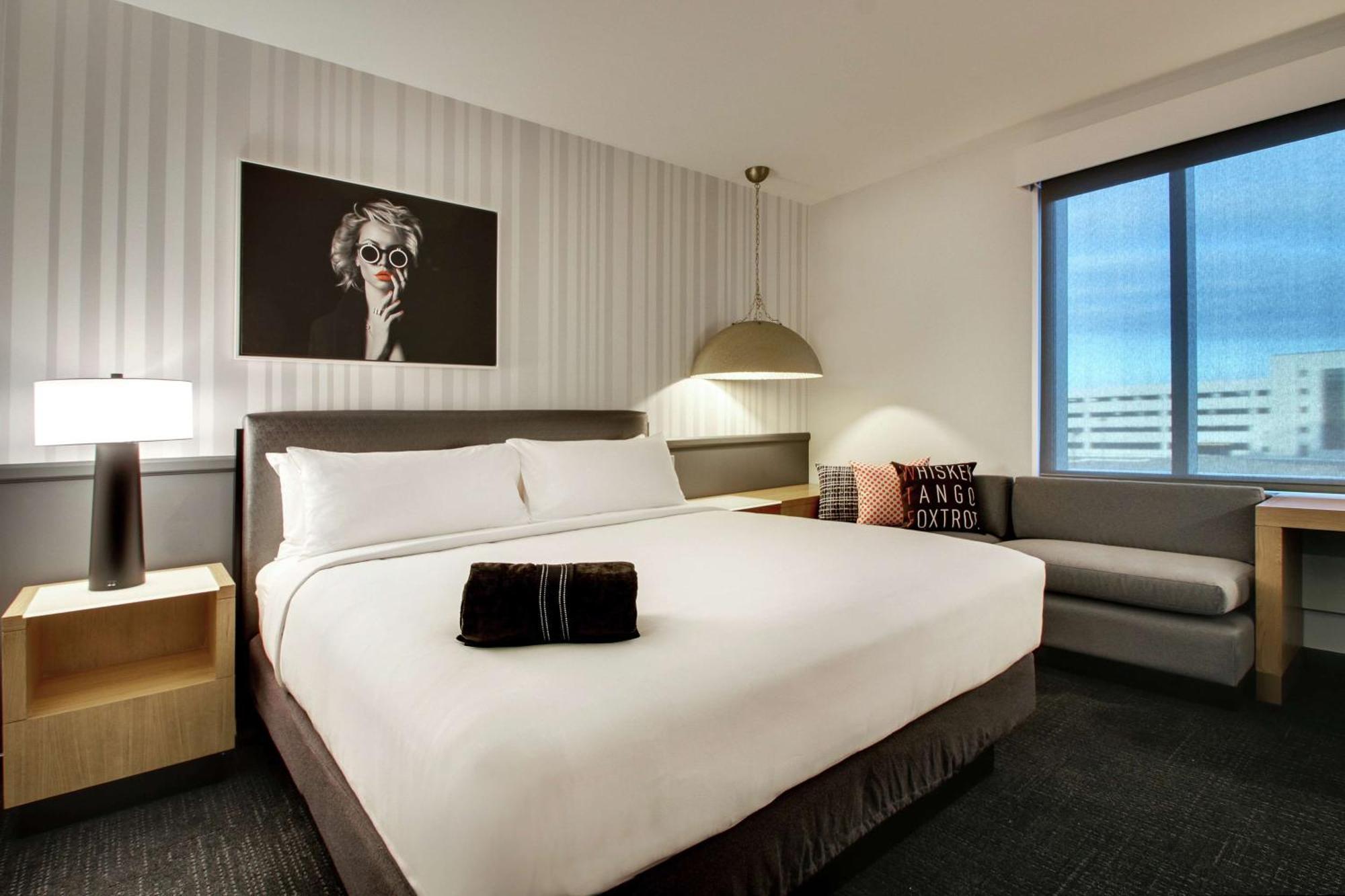 Hilton Rosemont的玫瑰芝加哥挂毯系列
