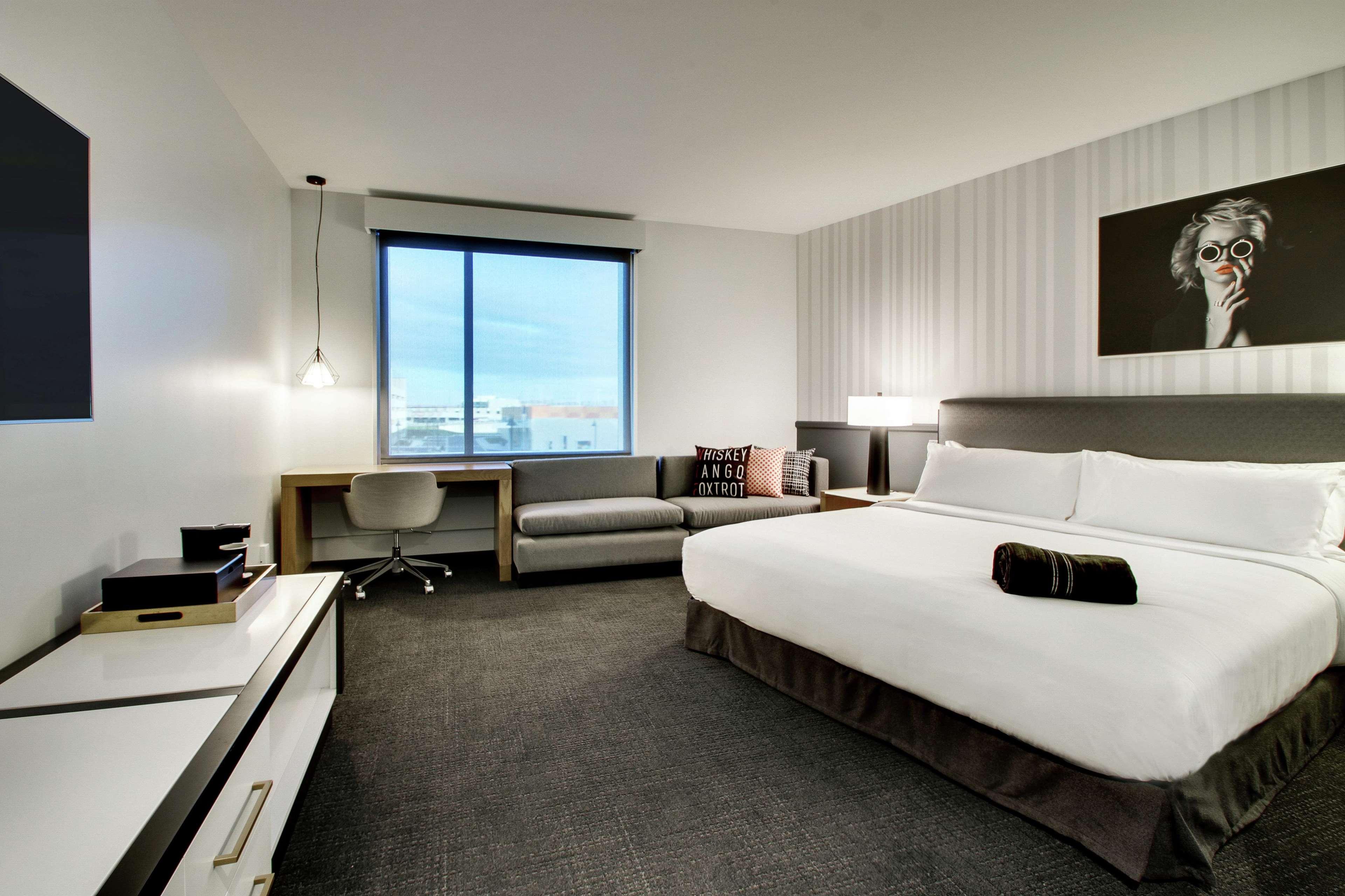 Hotel The Rose Chicago, Tapestry Collection By Hilton Rosemont