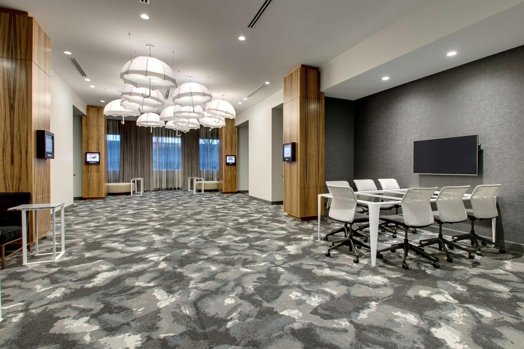 The Rose Chicago, Tapestry Collection By Hilton 4* Rosemont