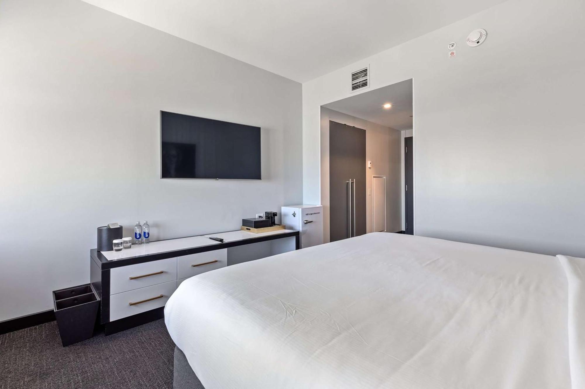 Hotel The Rose Chicago, Tapestry Collection By Hilton Rosemont