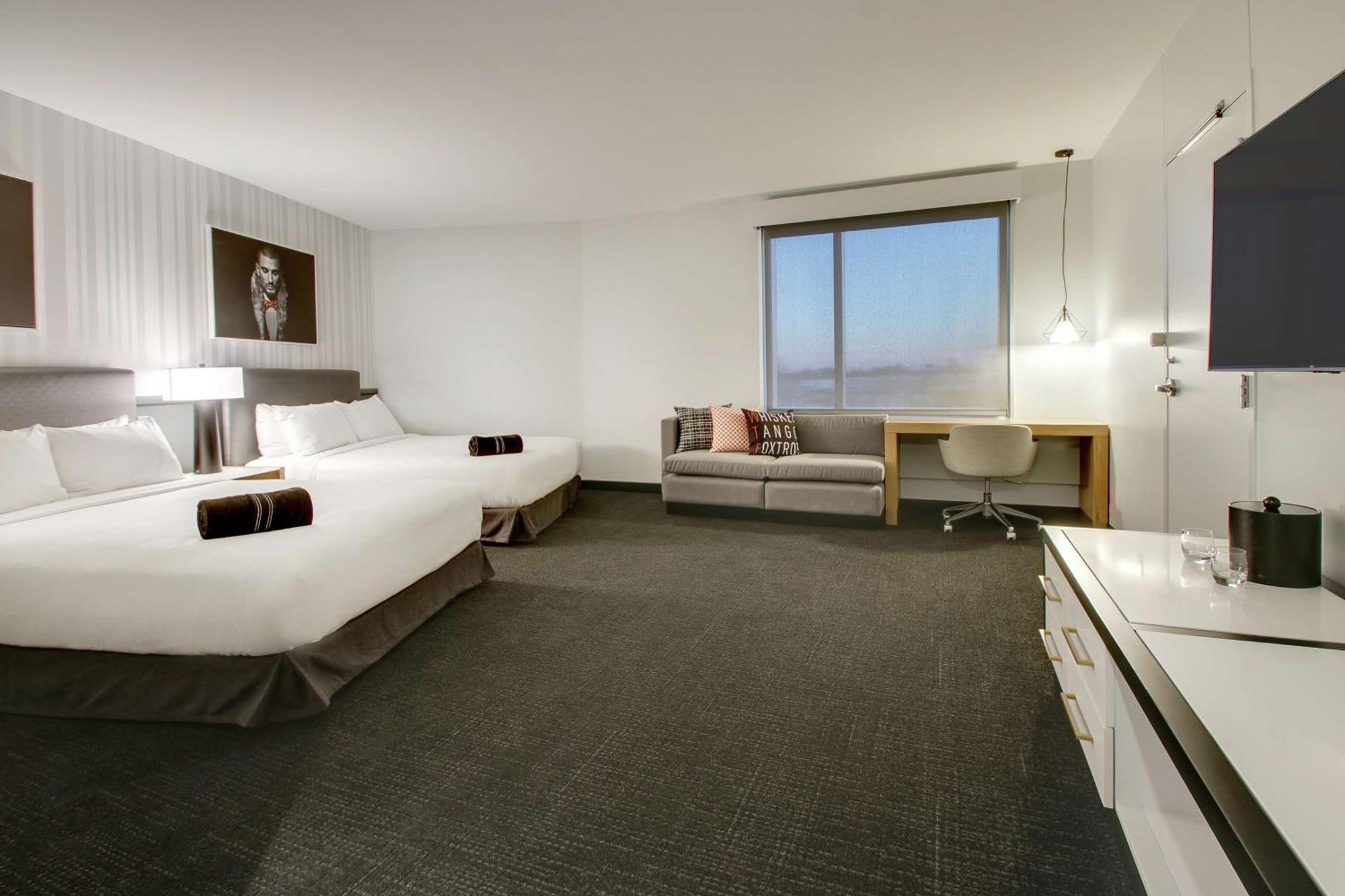 The Rose Chicago, Tapestry Collection By Hilton Hotel 4*