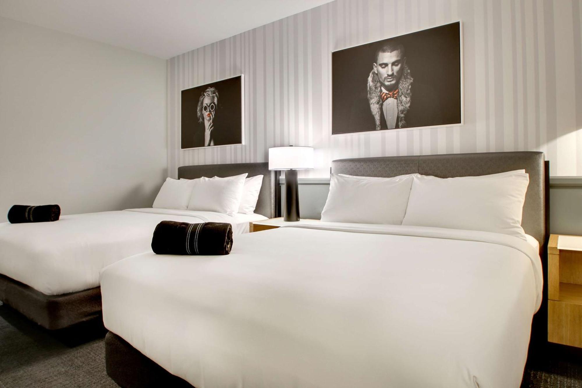 Hotel The Rose Chicago, Tapestry Collection By Hilton Rosemont